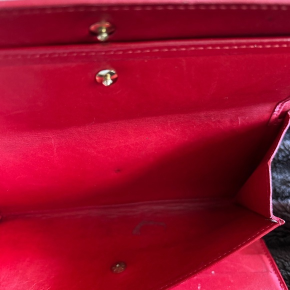 Authentic Louis Vuitton Red Vernis Leather Long Wallet - Picture 5 of 11